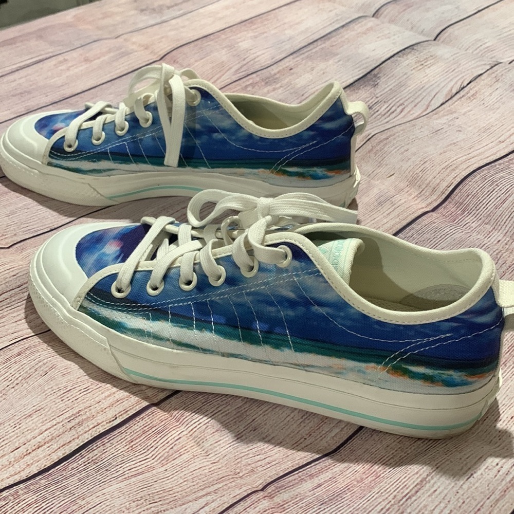 🌊🌊🌊BOGOHO 🌊🌊🌊Adidas Nizza Tennis Shoes